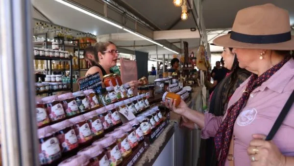 Feira da Agricultura Familiar Sabor Gaúcho cresce 51% e consolida espaço no Acampamento Farroupilha.